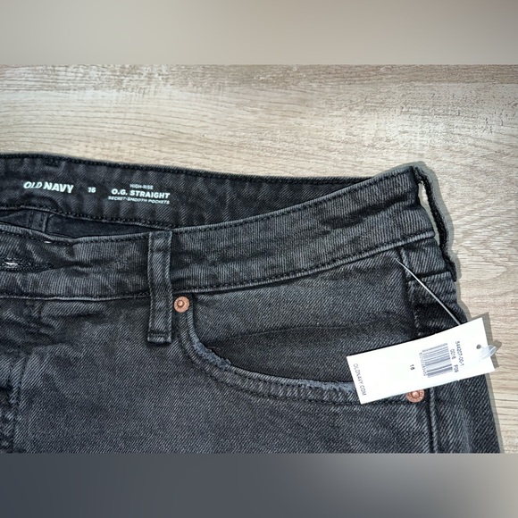 NWT High-Waisted Button-Fly O.G. Straight Ripped Side-Slit Jean Shorts 3” - Picture 4 of 7